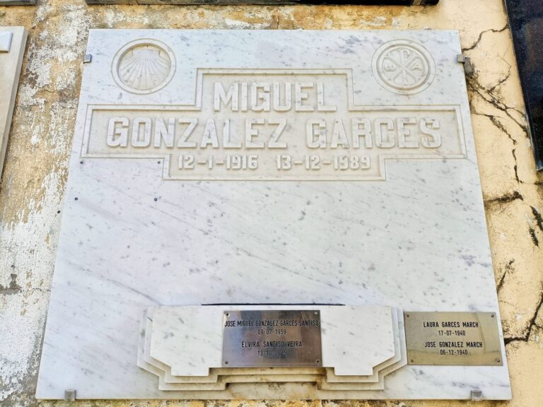 Sepultura de Miguel González Garcés
